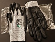 N3 HPPE,cut resistant glove, black nitrile coated. cut 3 Size: S-2XL